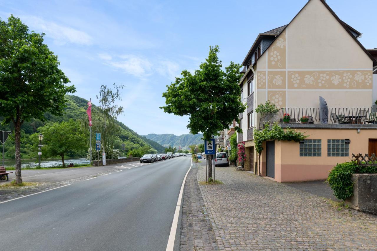 Апартаменти Haus Blaue Traube Mit Moselblick Едіґер-Еллер Екстер'єр фото