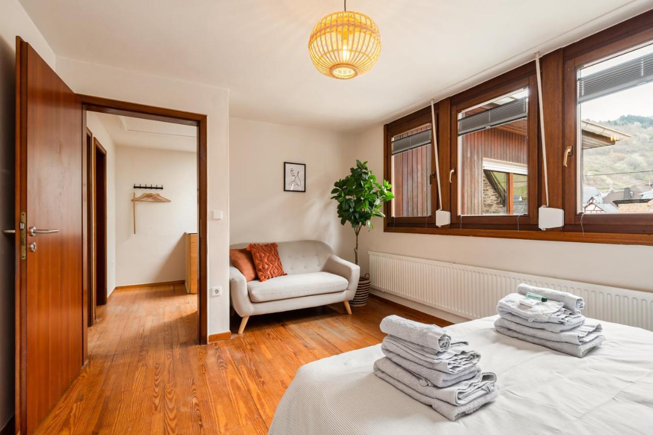 Апартаменти Haus Blaue Traube Mit Moselblick Едіґер-Еллер Екстер'єр фото